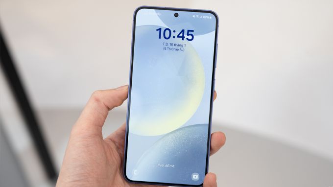 Oppo Reno 14 Pro và Samsung Galaxy S24 Plus màn hình