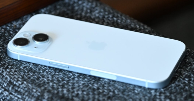 so sánh Xiaomi 14T Pro và iPhone 15 về thiết kế