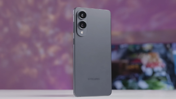 Thiết kế thời thượng của Samsung Galaxy S25 Edge