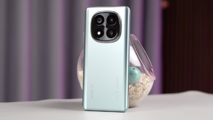 Xiaomi Redmi Note 14 Pro+ màn hình xem phim rộng rãi