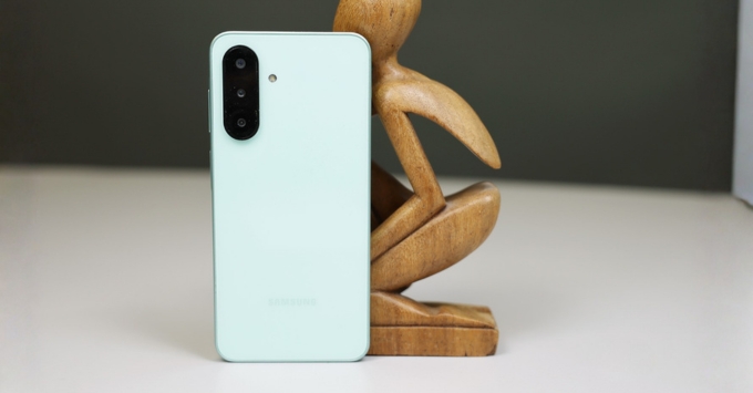 Thiết kế Galaxy A27 5G vs A26 5G