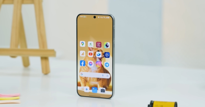Màn hình AMOLED 6.83 inch độ sáng tối đa 3500 nits hiển thị rõ nét trên Xiaomi 17T Pro