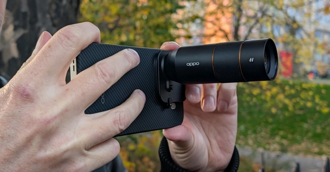 Cụm ba camera sau tinh chỉnh bởi Hasselblad sắc nét của điện thoại OPPO Find X9s