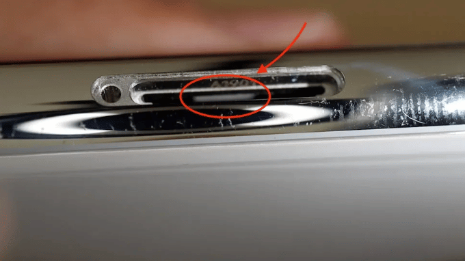 Cảm biến LCI trong khe SIM iPhone màu trắng còn nguyên