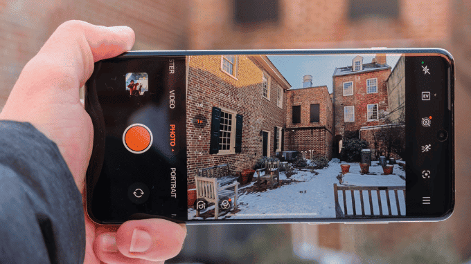 Cụm camera hợp tác cùng Hasselblad trên điện thoại OnePlus 13