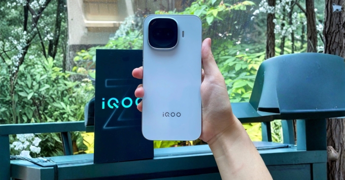Đánh giá thiết kế Vivo iQOO Z11 Turbo