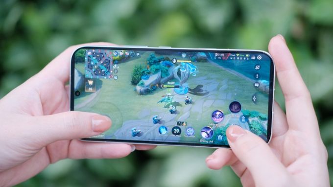 chất lượng hiển thị của Samsung Galaxy S26 và Honor 600 Pro