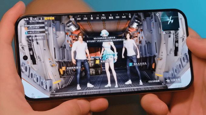 Hiệu năng chơi game ổn định trên OnePlus Turbo 6X Pro