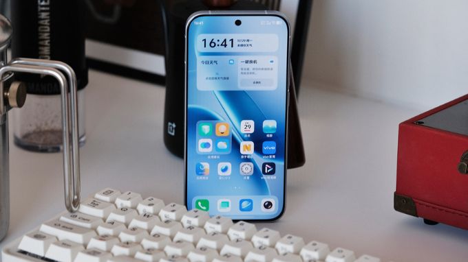 Chọn mua Vivo iQOO Z11 Turbo hay Vivo iQOO Z11