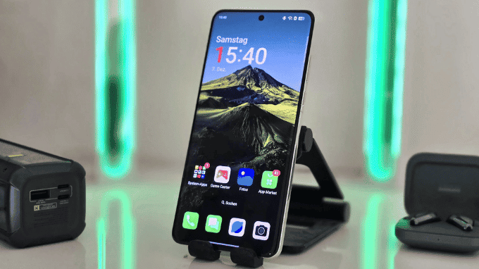 Màn hình BOE AMOLED cong sắc nét trên OnePlus 13