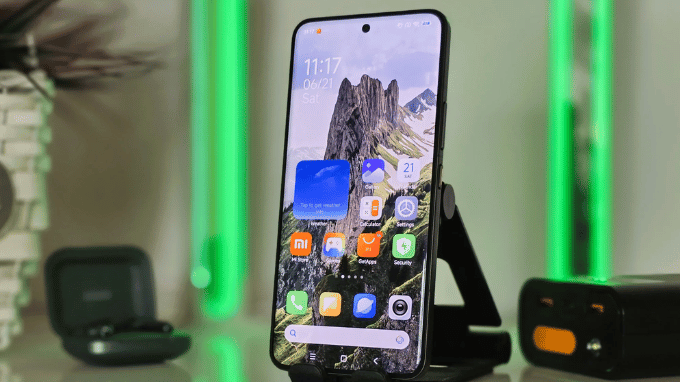 Màn hình LTPO AMOLED sắc nét trên Xiaomi 15S Pro 