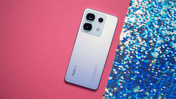 Note 13 Pro 5G mỏng nhẹ dễ cầm, dành cho người hay di chuyển