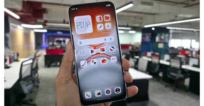 OnePlus Turbo 6X Pro vs Tecno Pova 8 màn hình