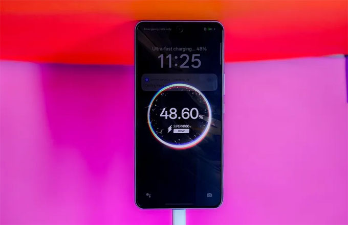 Pin và sạc: Bền bỉ với dung lượng 7000 mAh