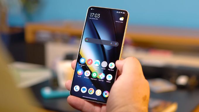 chất lượng hiển thị của Redmi Turbo 4 Pro cũ và Poco F6