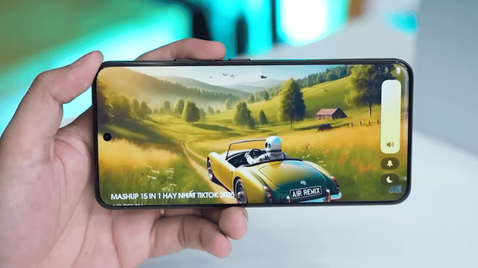 Tần số quét 120Hz mượt mà trên Xiaomi 15S Pro 