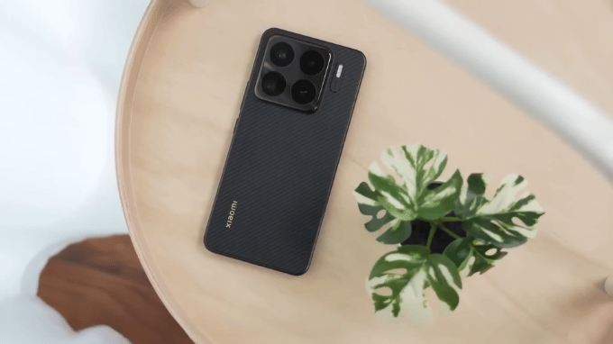 Thiết kế khung kim loại sang trọng trên Xiaomi 15S Pro