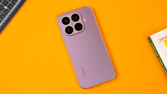 Thiết kế mặt lưng Xiaomi 17T màu tím nhám mờ cụm camera Leica vuông