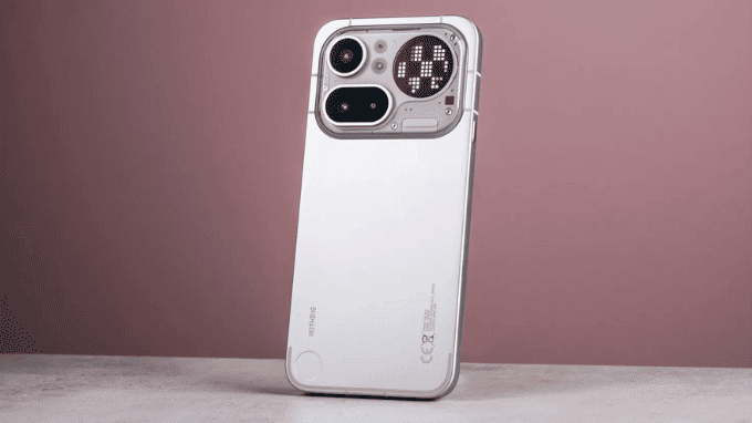Thiết kế Nothing Phone (4a) Pro mặt lưng trong suốt kèm đèn Glyph Matrix 137 LED