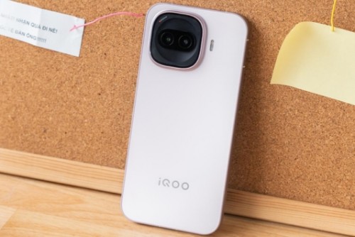 Đánh giá Vivo iQOO Z11 Turbo Chi Tiết: Gaming Pin 7600mAh