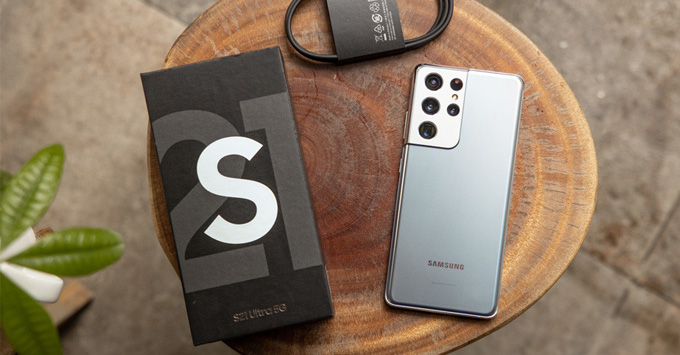 Giống với iPhone 12, Galaxy S21 Ultra 5G cũng có thêm tùy chọn màu xanh navy