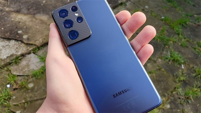 Giống với iPhone 12, Galaxy S21 Ultra 5G cũng có thêm tùy chọn màu xanh navy