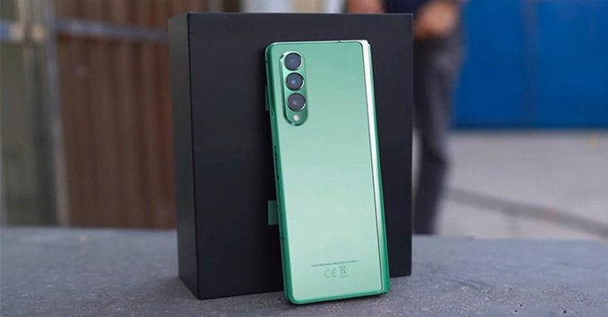 Galaxy Z Fold3 và Galaxy Z Flip3 sẽ được hỗ trợ chuẩn kháng nước IPX8