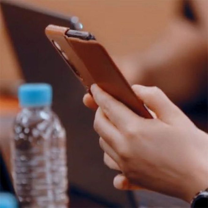 Thực tế Galaxy Z Fold3 và Galaxy Watch 4 trong như thế nào, xem ngay sẽ rõ