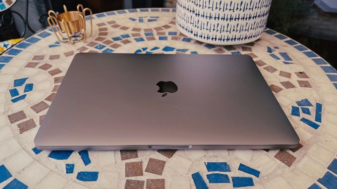 MacBook Pro M2 2022 13.3 inch 256GB có thiết kế độc đáo