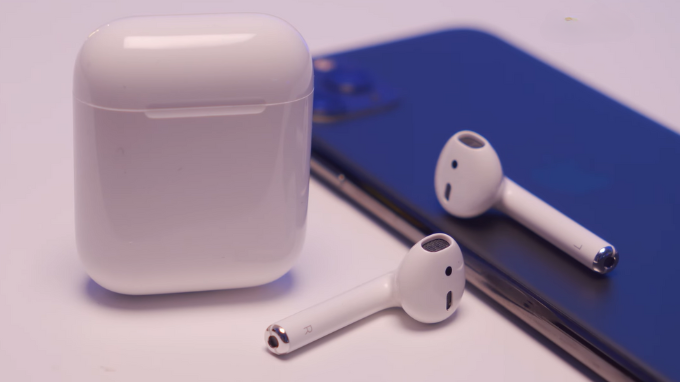 AirPods2 ấn tượng, nhỏ gọn