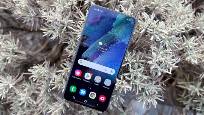 Phiên bản Galaxy S21 FE với vi xử lý Snapdragon 888 5G chính thức ra mắt âm thầm