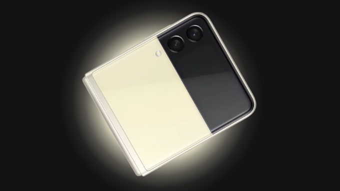 Galaxy Z Flip 5 màu kem latte