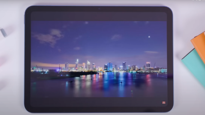Màn hình iPad Gen 10 hiển thị sống động