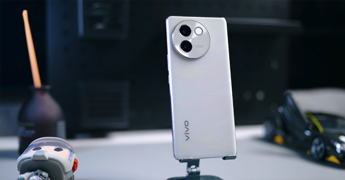 Vivo V30e giá bao nhiêu: Liệu có đáng mua?
