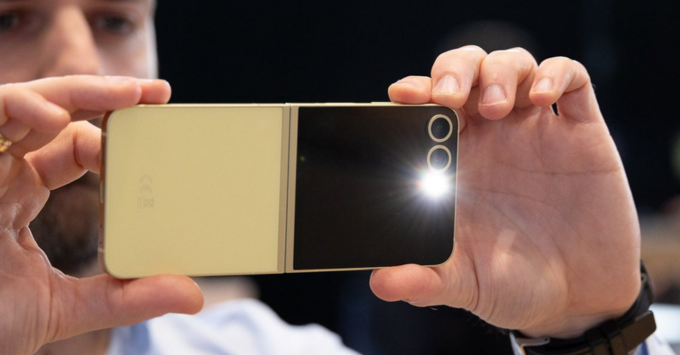 So sánh ảnh chụp trên Galaxy Z Flip 6 với Galaxy Z Flip 5 và S24 Ultra