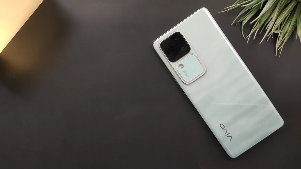 Cấu hình mạnh mẽ nhờ con chip Snapdragon 7 Gen 3