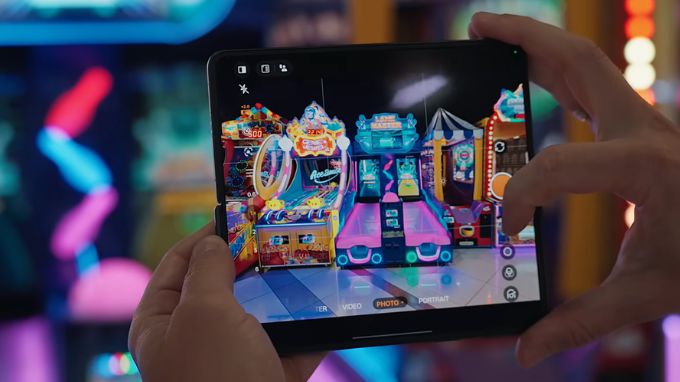 Hệ thống camera Honor Magic V5 với tele 64MP