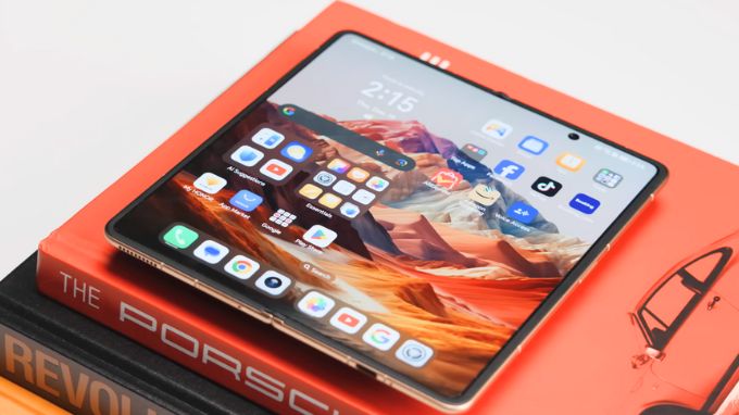 Honor Magic V5 với chip Snapdragon 8 Elite 8 nhân