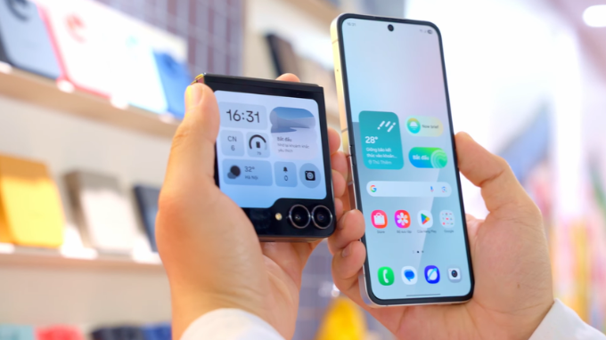 Màn hình Flex Window của Galaxy Z Flip7 FE siêu tiện lợi