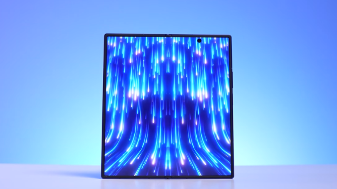 Nếp gấp gần như không trên Galaxy Z Fold7