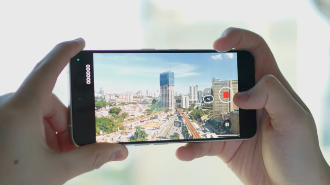 Nothing Phone (3) với hệ thống ba camera 50MP đồng đều