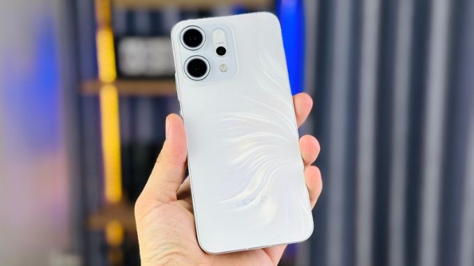 OPPO Reno14 5G 256GB pin