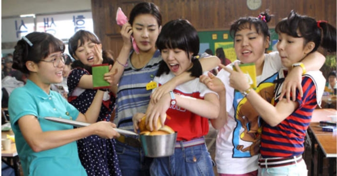 Phim hài hàn quốc hay nhất Nhóm nữ quái Sunny - Sunny (2011)