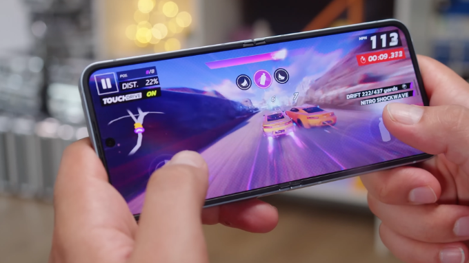 Samsung Galaxy Z Flip 6 với chip Snapdragon 8 Gen 3 ổn định