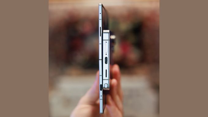 Samsung Galaxy Z Fold 7 và Samsung Galaxy S25 Ultra pin