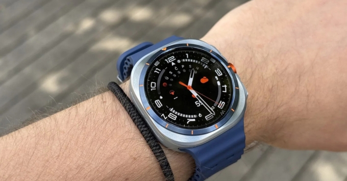 Thiết kế Samsung Galaxy Watch Ultra dành cho người dùng thể thao và hoạt động ngoài trời