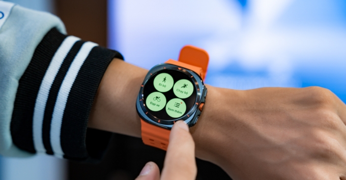 Các tính năng theo dõi sức khỏe và luyện tập trên Samsung Galaxy Watch Ultra