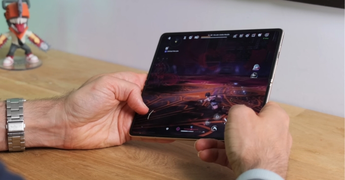 HONOR Magic V6 chơi game với hiệu năng mạnh mẽ