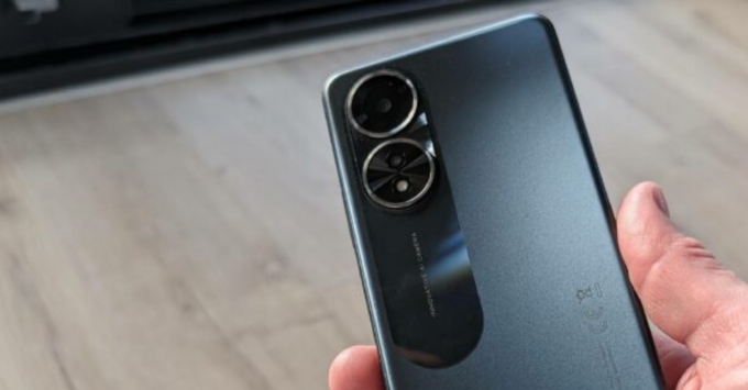 So sánh OPPO A6c và OPPO A58 về camera
