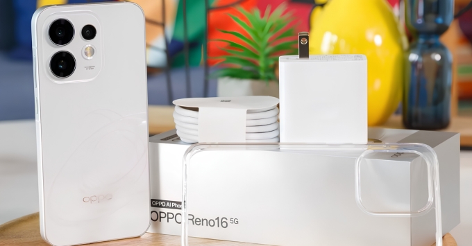 OPPO Reno16 F 5G pin 7000mAh và sạc nhanh 80W SuperVOOC
